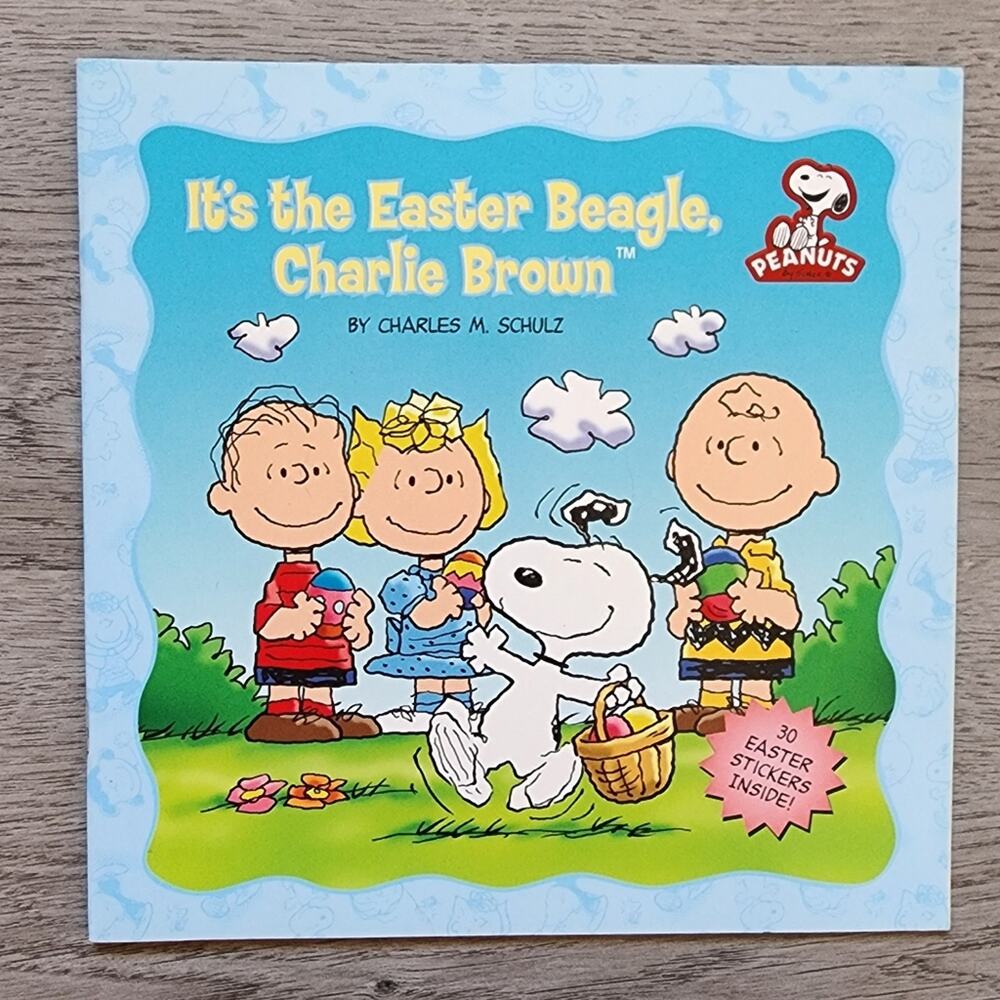 It's the Easter Beagle Charlie Brown Peanuts Illustrated Fiction Paperback Book